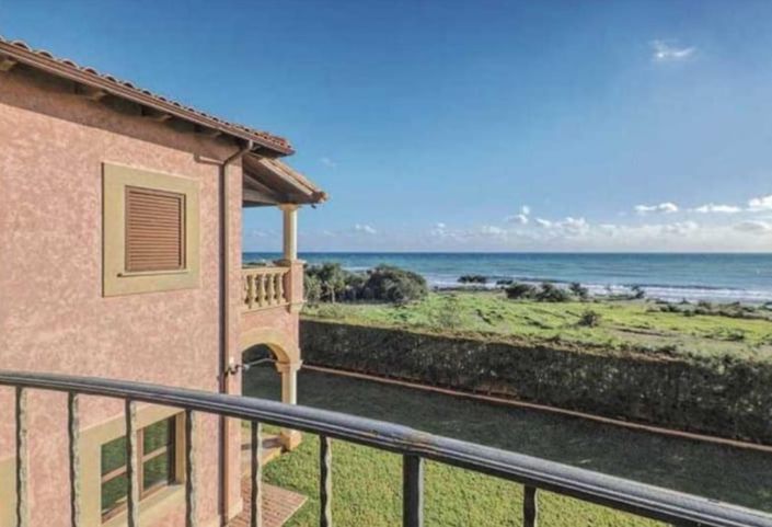 Image No.9-7 Bed Villa for sale