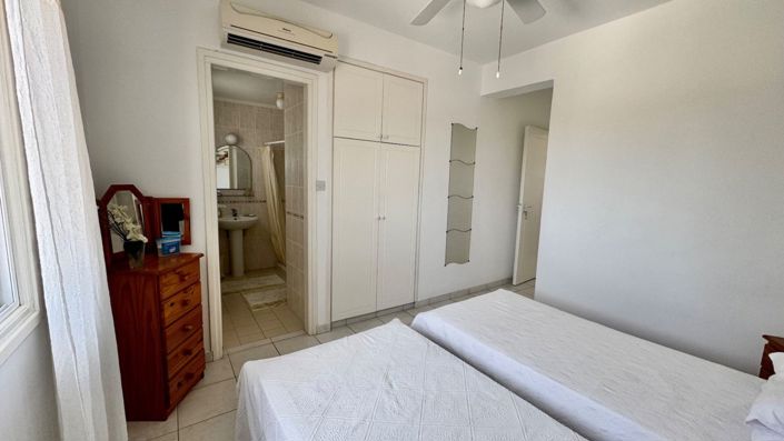 Image No.12-2 Bed Property for sale