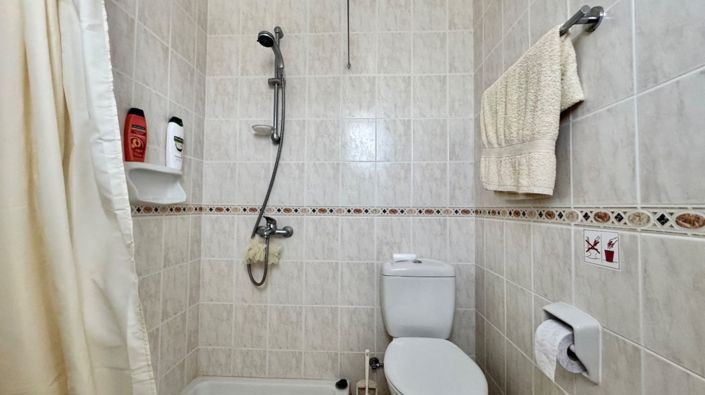 Image No.13-2 Bed Property for sale