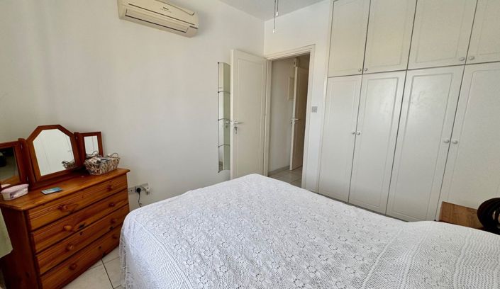 Image No.17-2 Bed Property for sale