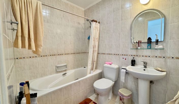 Image No.23-2 Bed Property for sale