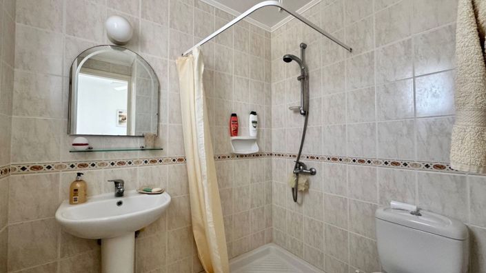 Image No.24-2 Bed Property for sale