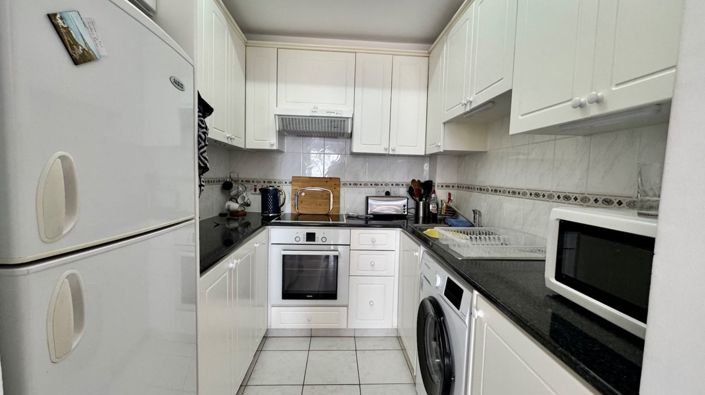 Image No.7-2 Bed Property for sale