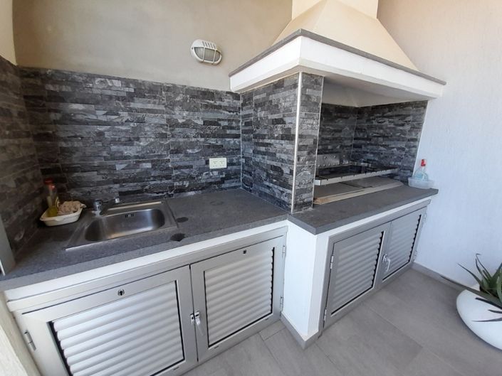 Image No.11-4 Bed Property for sale