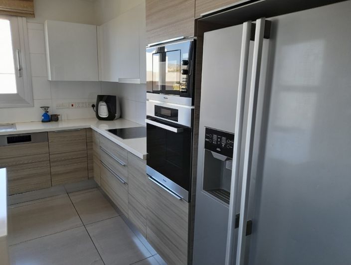 Image No.19-4 Bed Property for sale