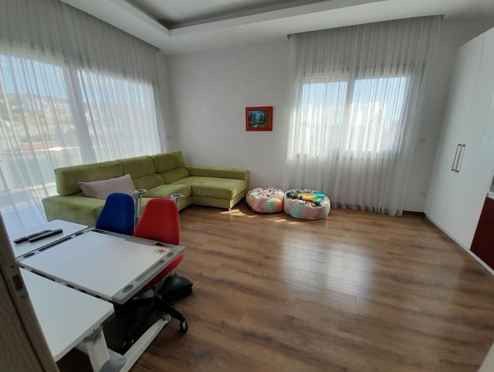 Image No.21-4 Bed Property for sale