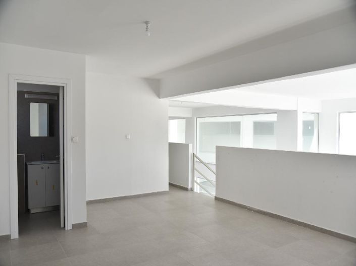 Image No.6-12 Bed Property for sale