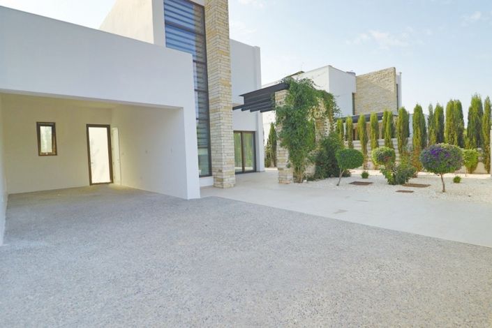 Image No.2-3 Bed Villa for sale