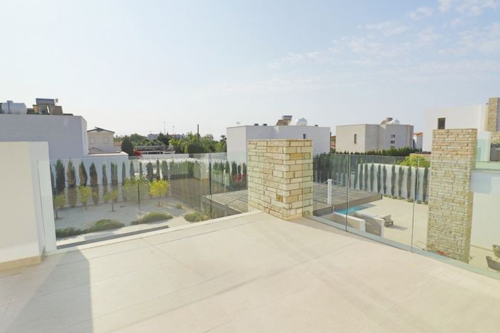 Image No.24-3 Bed Villa for sale