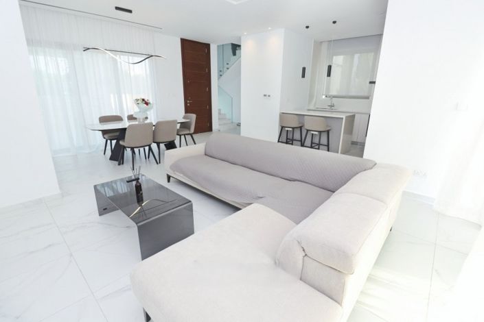 Image No.4-3 Bed Villa for sale