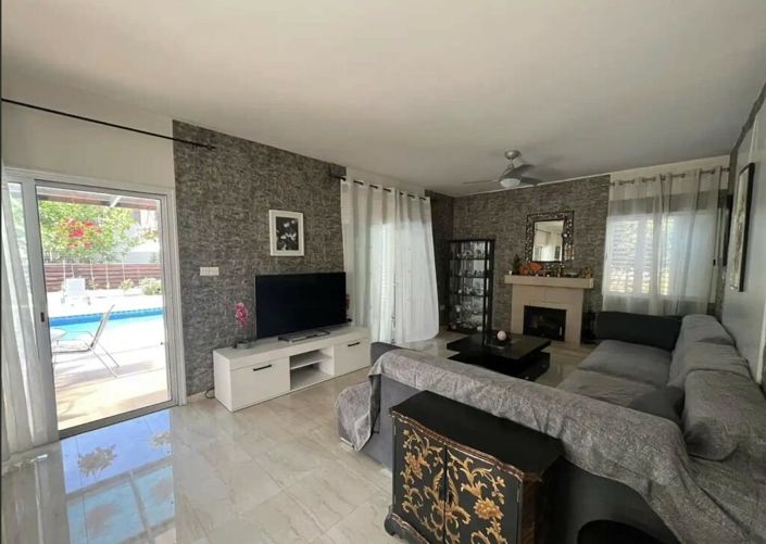 Image No.3-Villa de 4 chambres à vendre à Emba