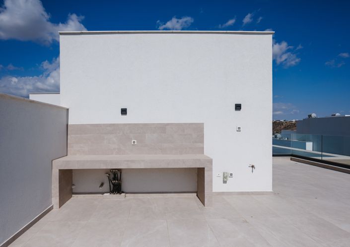 Image No.12-3 Bed Property for sale