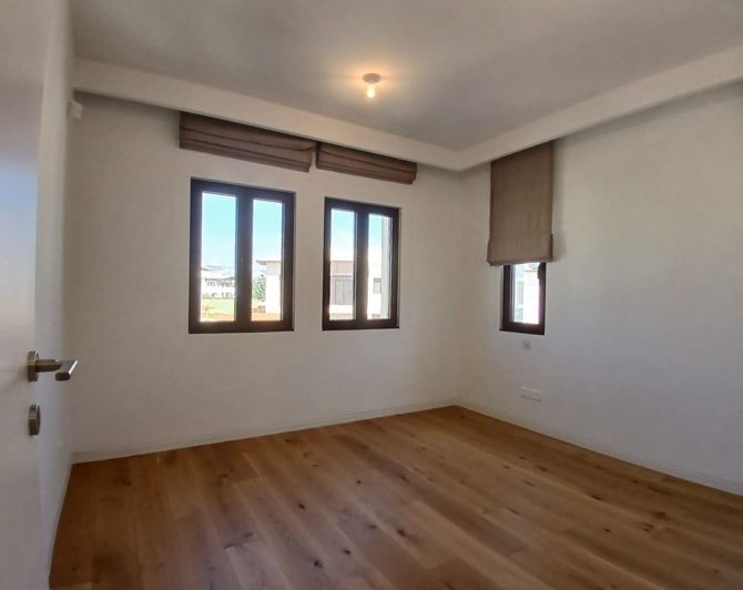 Image No.12-3 Bed Villa for sale