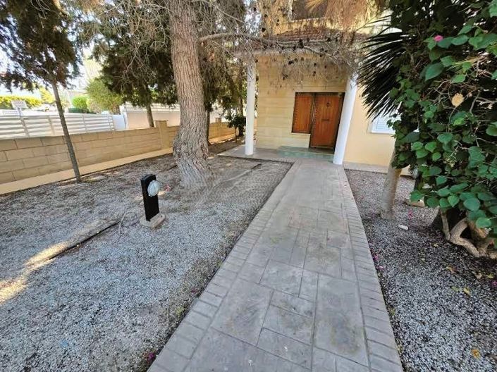 Image No.12-4 Bed Villa for sale