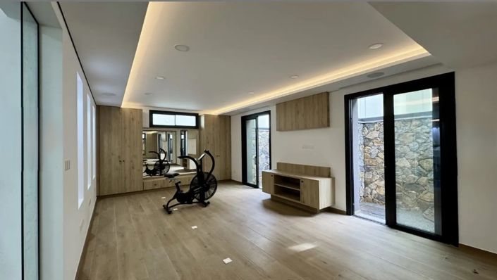 Image No.13-6 Bed Villa for sale