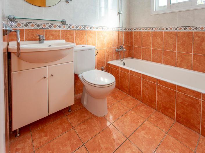 Image No.16-2 Bed Apartment for sale