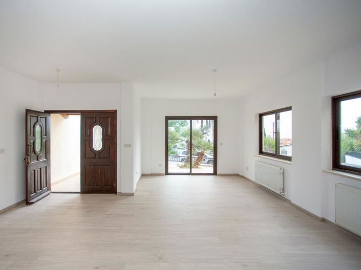 Image No.6-3 Bed Villa for sale