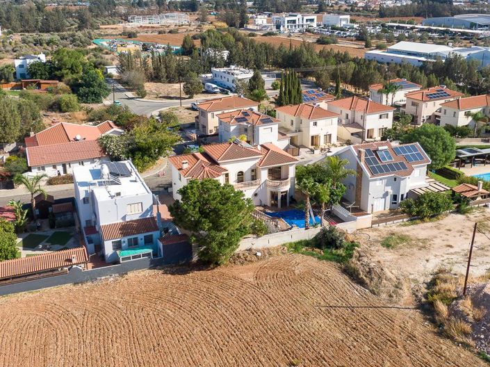 Image No.1-4 Bed Villa for sale