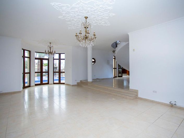 Image No.11-4 Bed Villa for sale