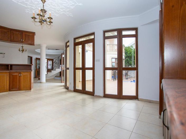 Image No.9-4 Bed Villa for sale