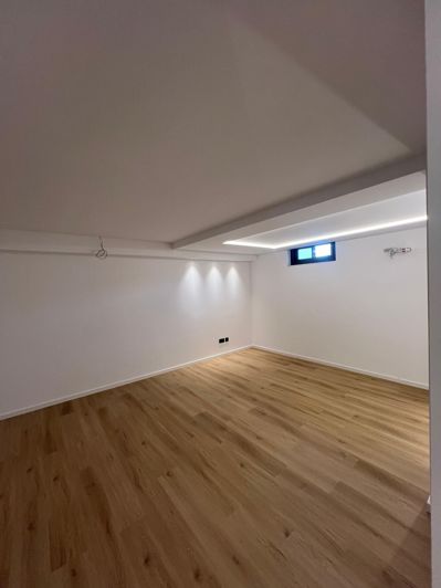 Image No.10-5 Bed Villa for sale