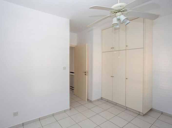 Image No.10-2 Bed Townhouse for sale