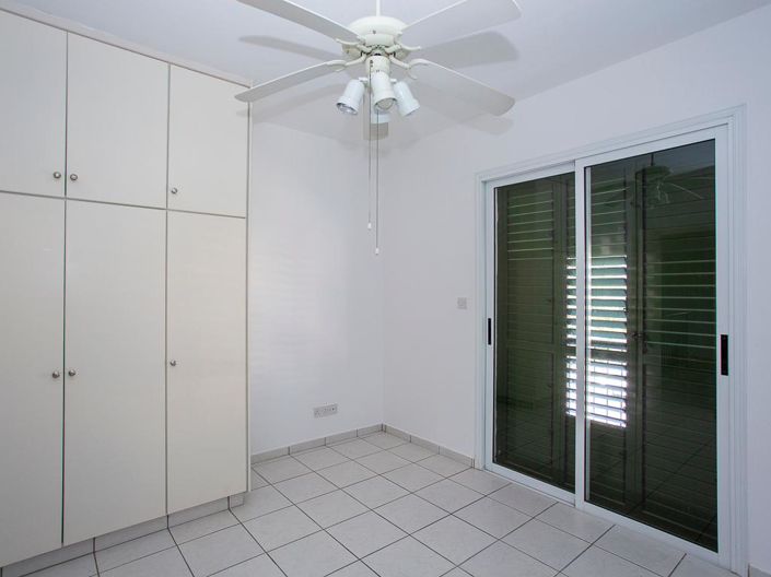 Image No.13-2 Bed Townhouse for sale