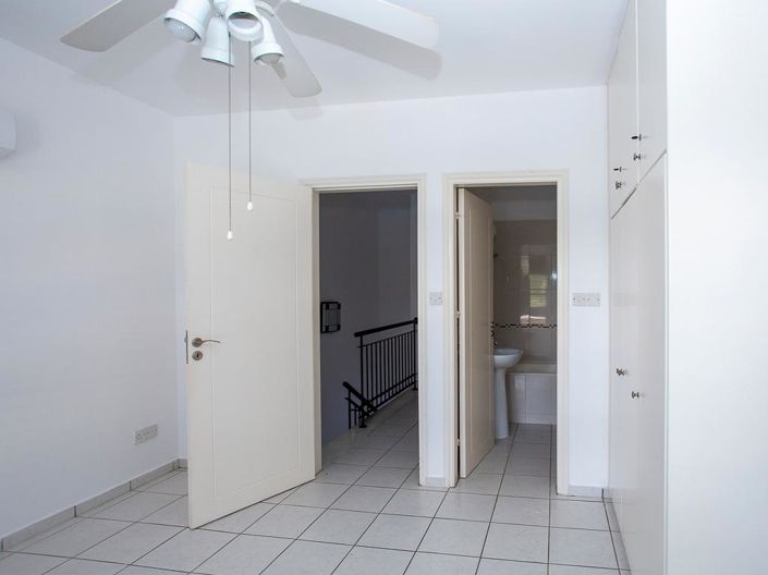 Image No.8-2 Bed Townhouse for sale