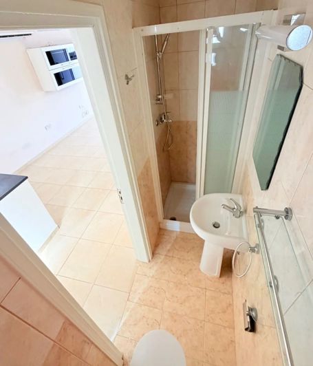 Image No.5-2 Bed Townhouse for sale