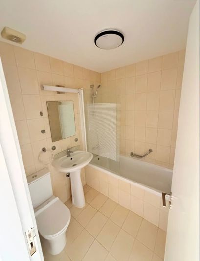 Image No.8-2 Bed Townhouse for sale