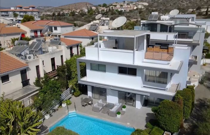 Image No.3-4 Bed Villa for sale