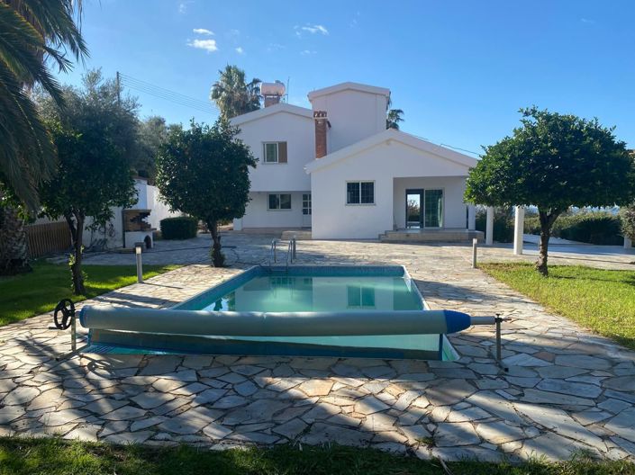 Image No.2-5 Bed Villa for sale