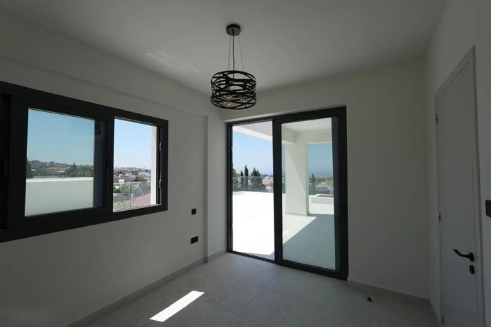 Image No.8-2 Bed Property for sale