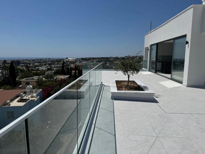 Image No.9-2 Bed Property for sale