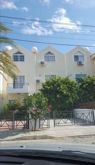 Image No.15-4 Bed Townhouse for sale