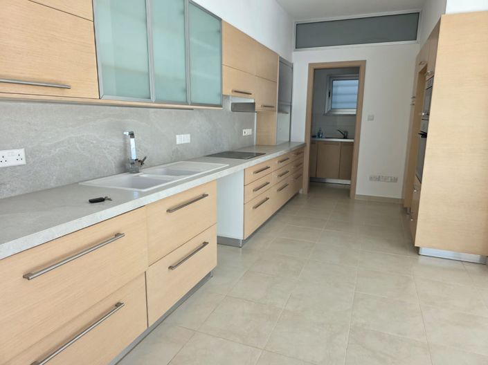 Image No.11-Villa de 4 chambres à vendre à Limassol