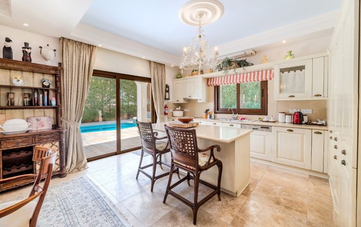 Image No.10-4 Bed Villa for sale