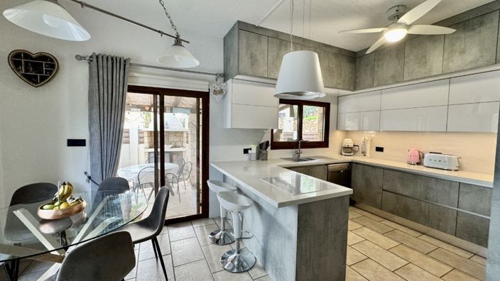 Image No.3-4 Bed Villa for sale