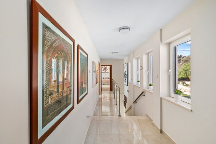 Image No.12-4 Bed Villa for sale