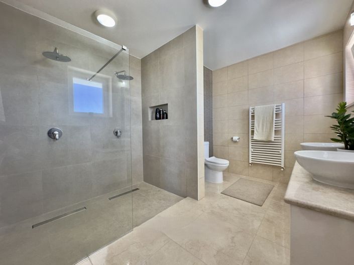 Image No.14-4 Bed Villa for sale