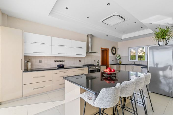 Image No.9-4 Bed Villa for sale