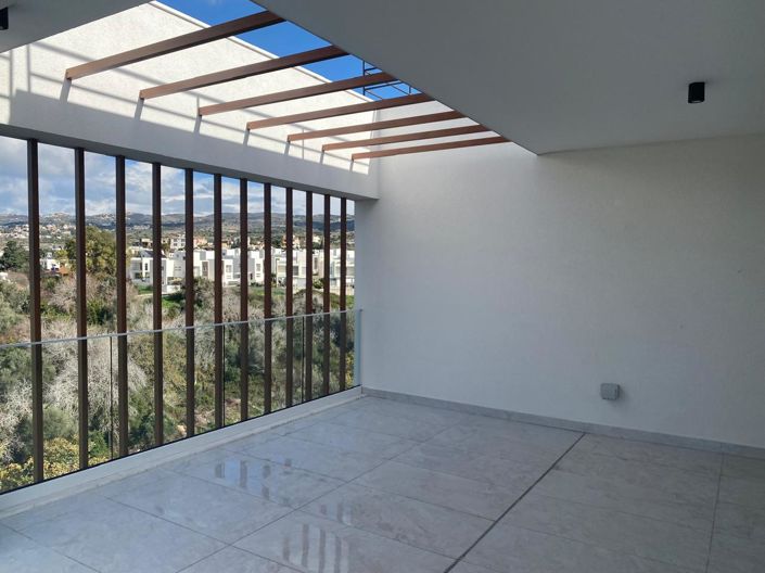 Image No.12-3 Bed Property for sale