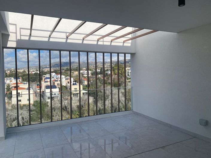 Image No.13-3 Bed Property for sale