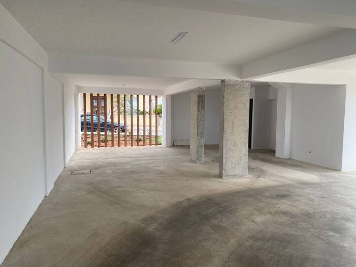 Image No.15-3 Bed Property for sale