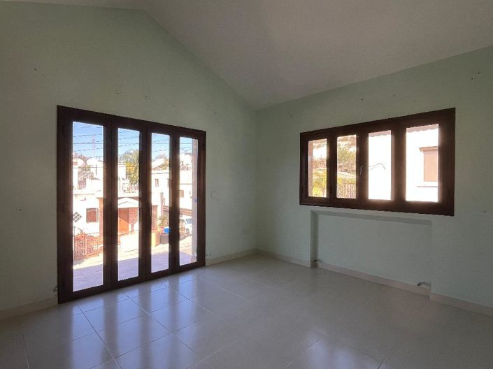 Image No.2-3 Bed Villa for sale