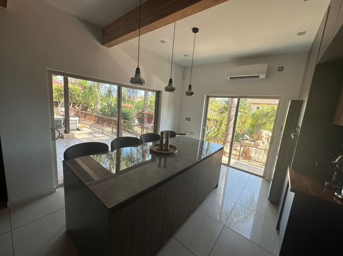 Image No.6-3 Bed Villa for sale