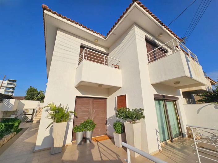 Image No.2-Villa de 4 chambres à vendre à Limassol