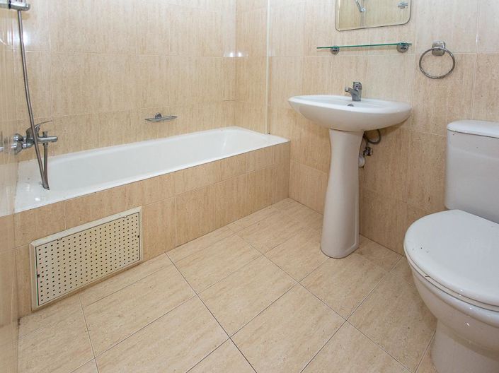 Image No.14-2 Bed Townhouse for sale