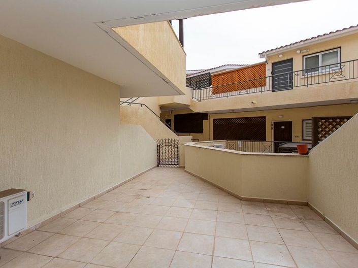 Image No.15-2 Bed Townhouse for sale