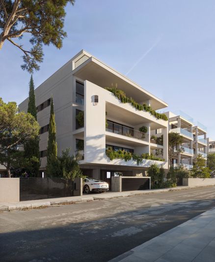 Image No.11-2 Bed Property for sale